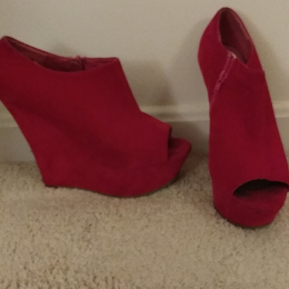 Pink wedges